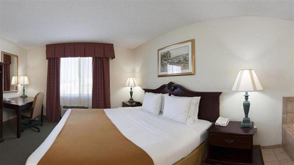 Baymont By Wyndham Fulton Hotel Bagian luar foto