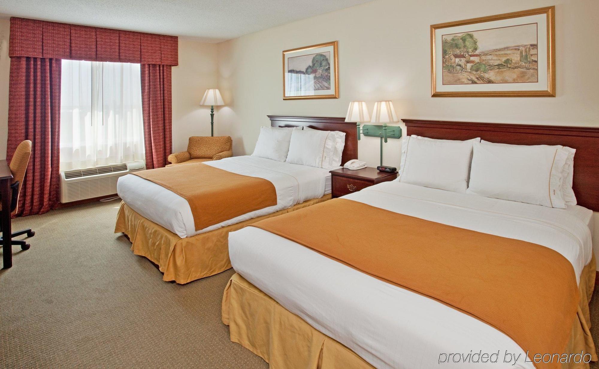 Baymont By Wyndham Fulton Hotel Bagian luar foto