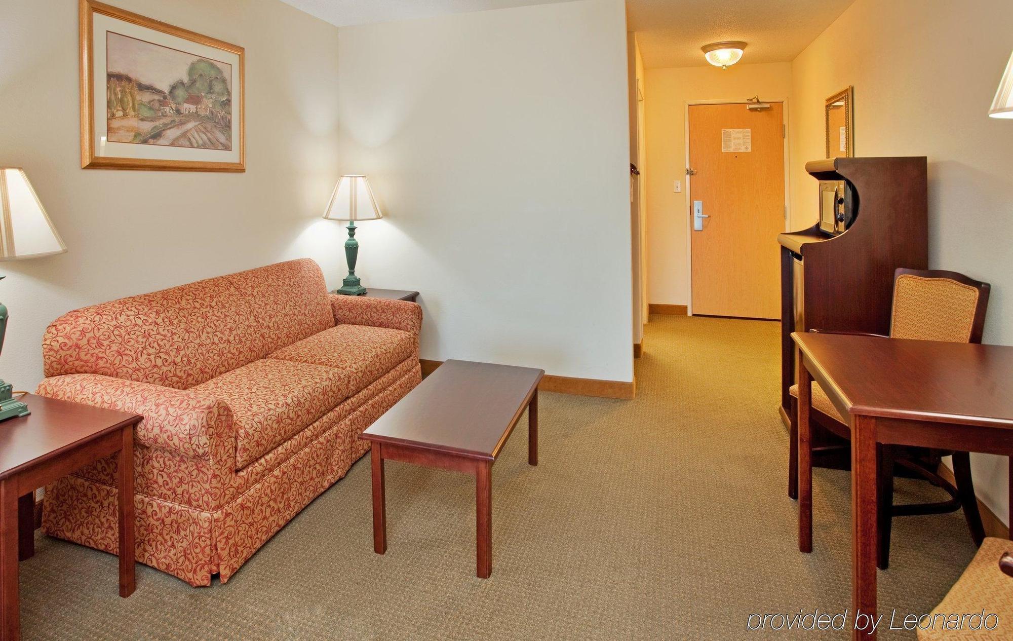 Baymont By Wyndham Fulton Hotel Bagian luar foto