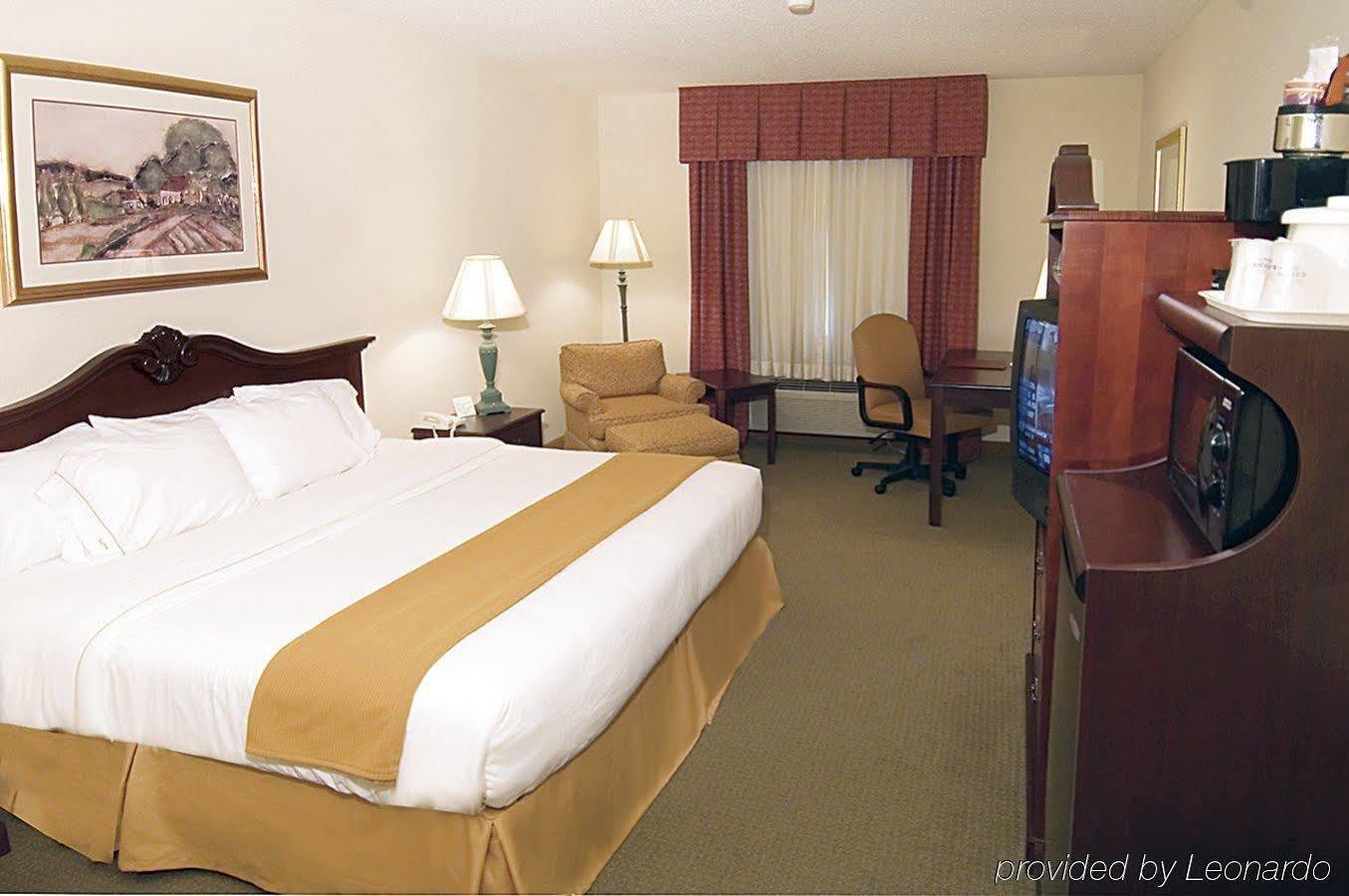 Baymont By Wyndham Fulton Hotel Bagian luar foto